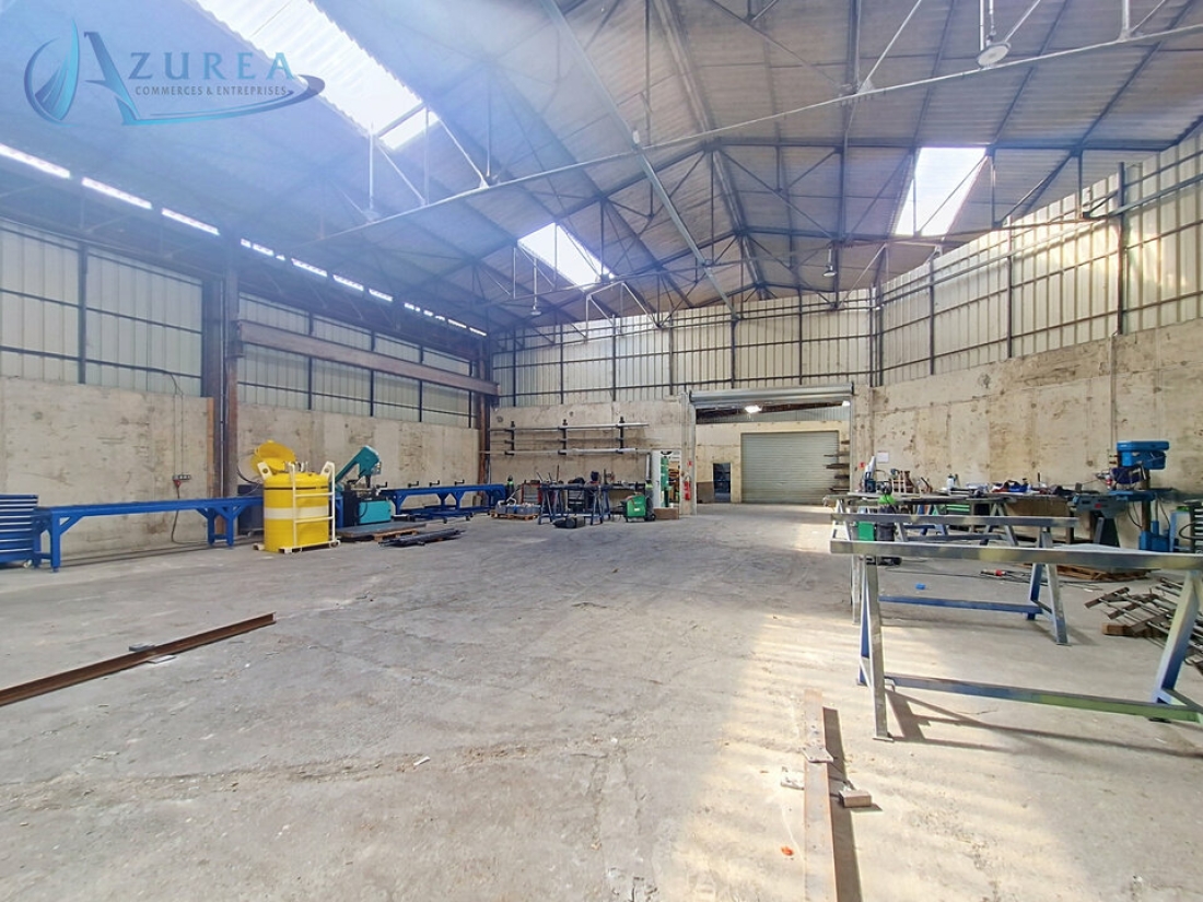 Photo 2 – location Entrepôts / activités	CASTAGNIERS (06670)
