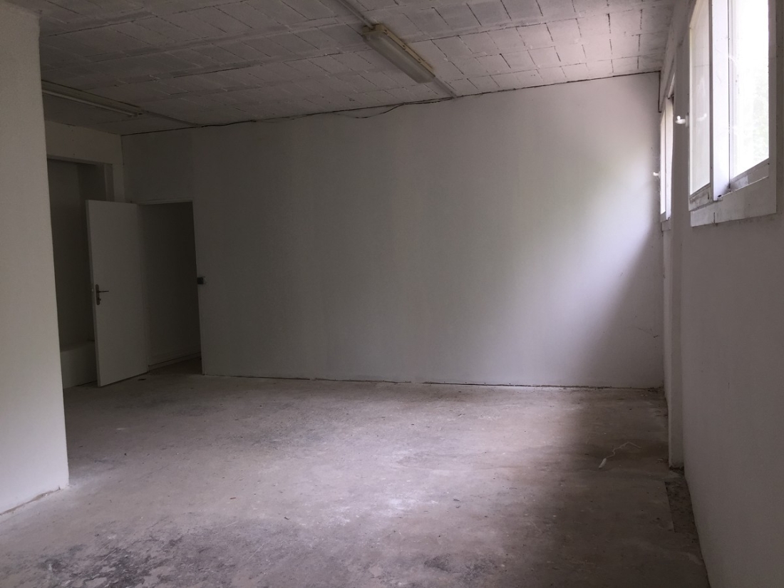 Photo 2 – location Entrepôts / activités	ANTIBES (06600)
