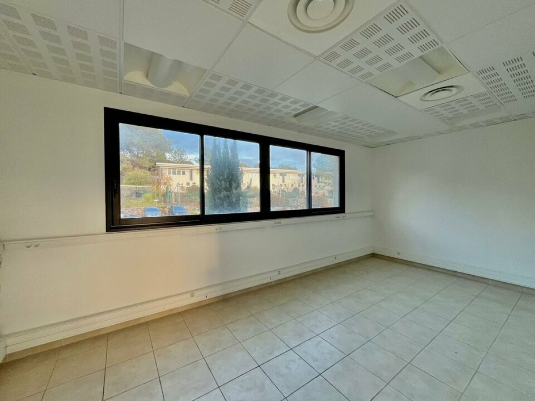 Photo 4 – vente bureaux	MOUANS SARTOUX (06370)