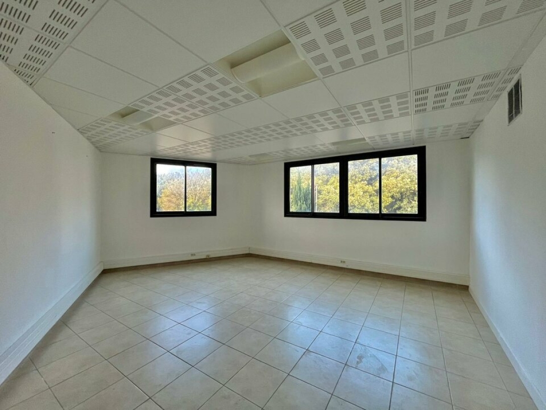 Photo 3 – vente bureaux	MOUANS SARTOUX (06370)
