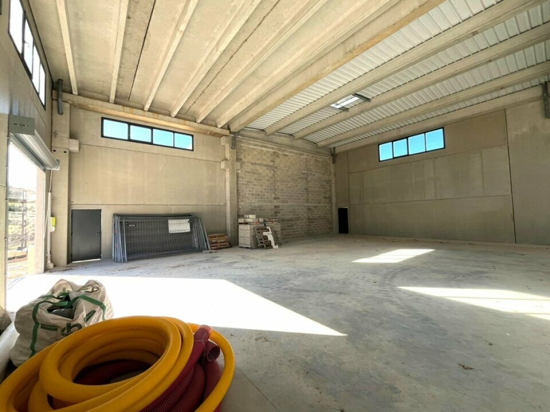 Photo 5 – location Entrepôts / activités	FAYENCE (83440)