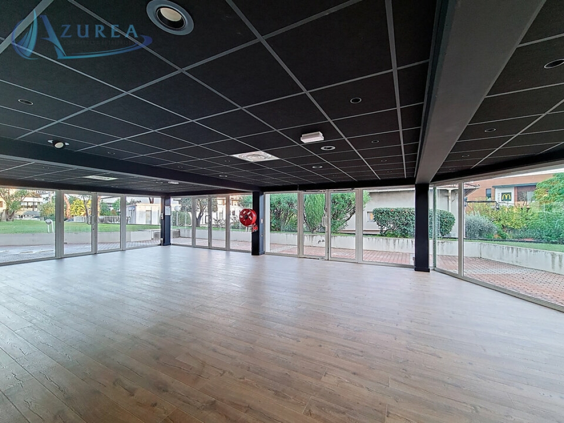 Photo 6 – location Locaux commerciaux	SAINT LAURENT DU VAR (06700)