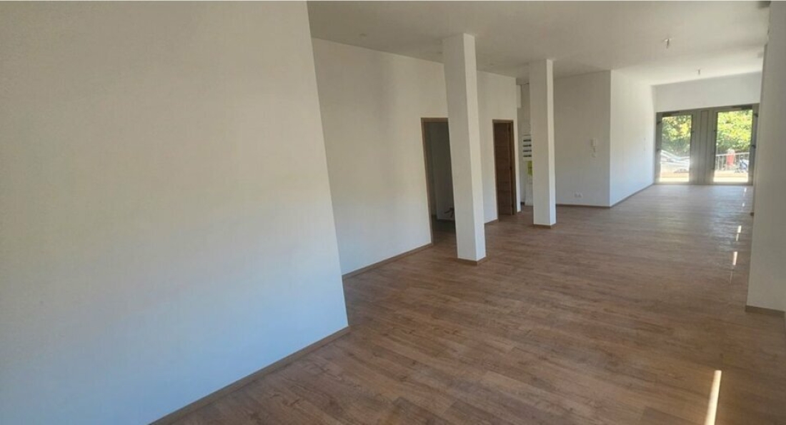 Photo 6 – location Entrepôts / activités	VENCE (06140)