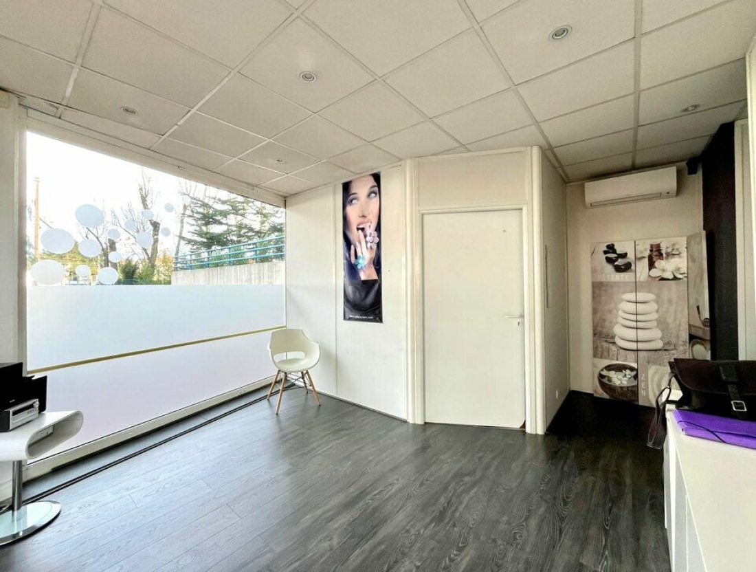 Photo 1 – location Locaux commerciaux	FREJUS (83600)