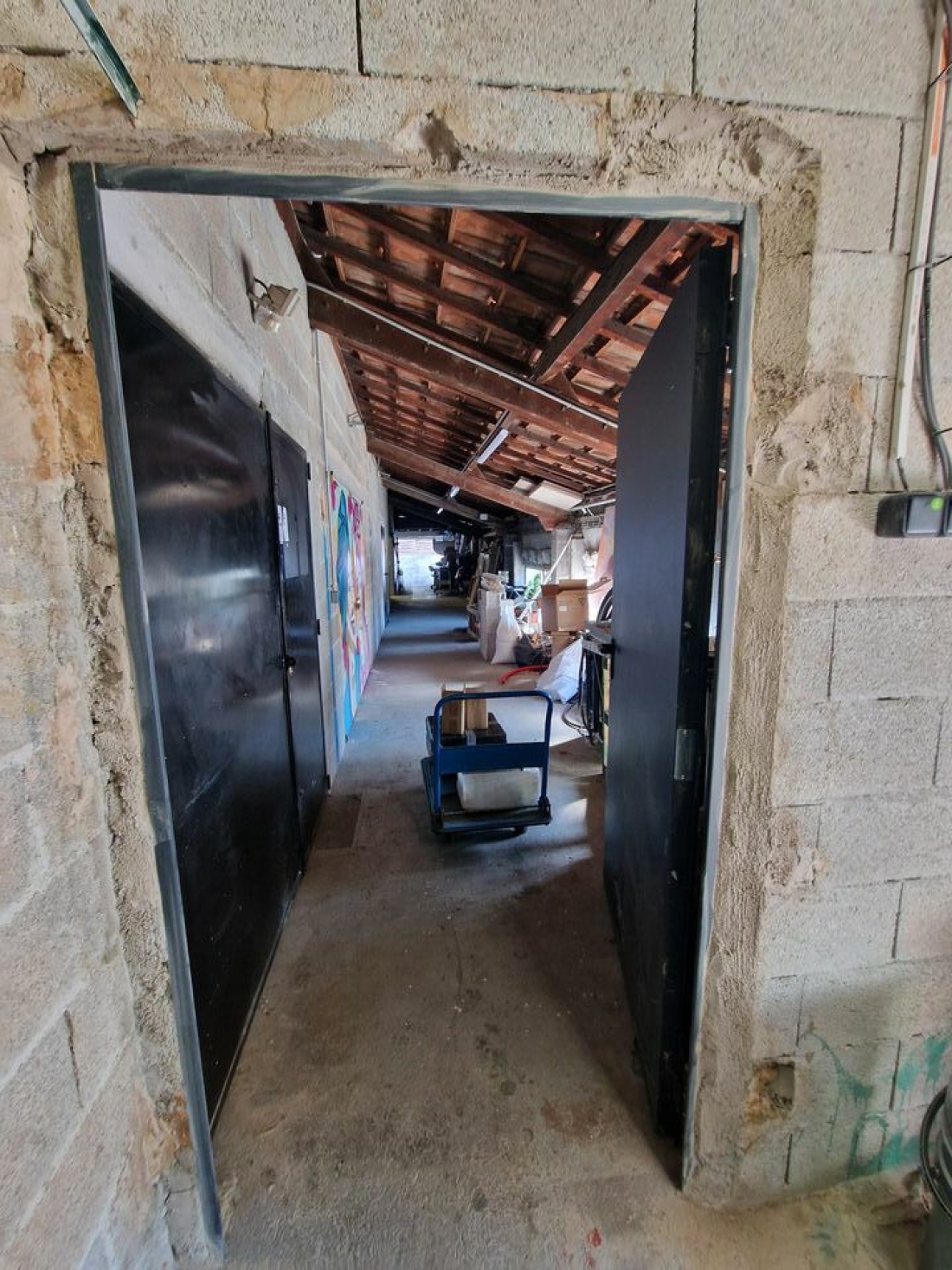 Photo 2 – location Entrepôts / activités	CAGNES SUR MER (06800)