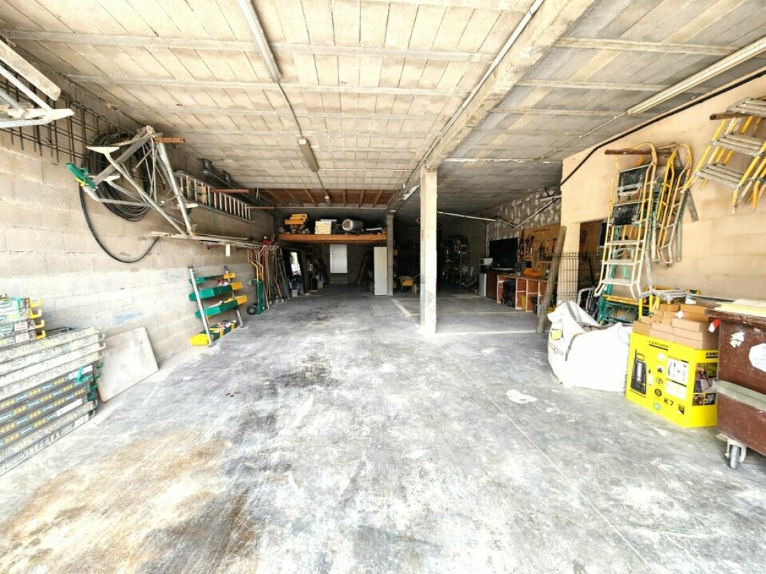 Photo 1 – vente Entrepôts / activités	LE MUY (83490)