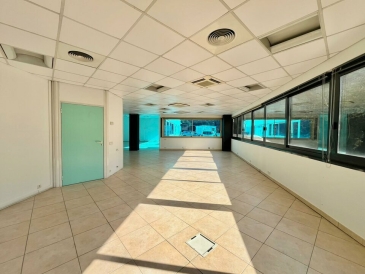 Photo 1 – location Locaux commerciaux	VALLAURIS (06220)