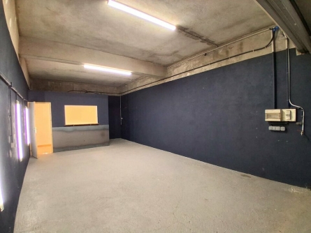Photo 2 – location Entrepôts / activités	MOUGINS (06250)