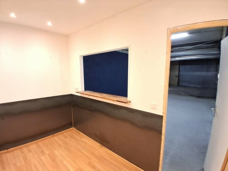 Photo 3 – location Entrepôts / activités	MOUGINS (06250)