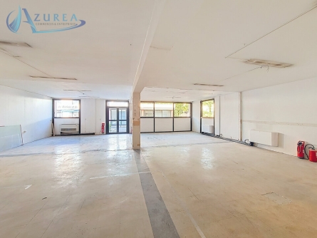 Photo 3 – location Locaux commerciaux	SAINT LAURENT DU VAR (06700)