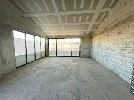 Photo 4 – location Locaux commerciaux	VIDAUBAN (83550)