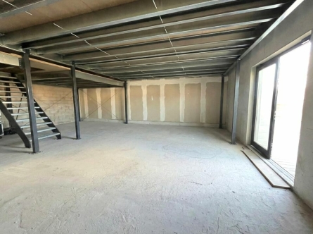 Photo 1 – location Locaux commerciaux	VIDAUBAN (83550)