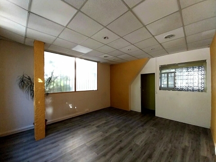 Photo 2 – location Entrepôts / activités	NICE (06100)