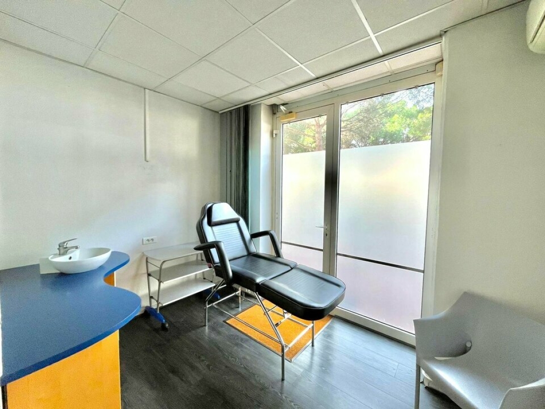 Photo 2 – vente Locaux commerciaux	FREJUS (83600)