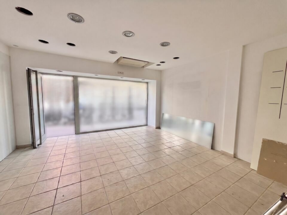 Photo 2 – location Locaux commerciaux	SAINT RAPHAEL (83700)