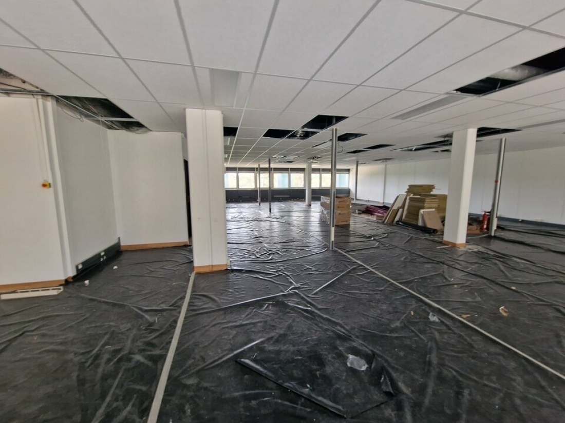 Photo 1 – location Entrepôts / activités	VALBONNE (06560)