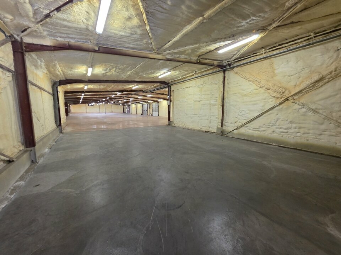 Photo 2 – location Entrepôts / activités	CARROS (06510)