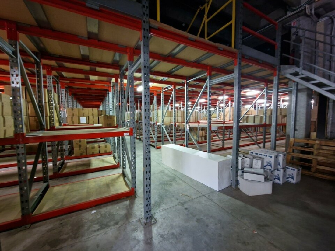 Photo 1 – location Entrepôts / activités	VALLAURIS (06220)