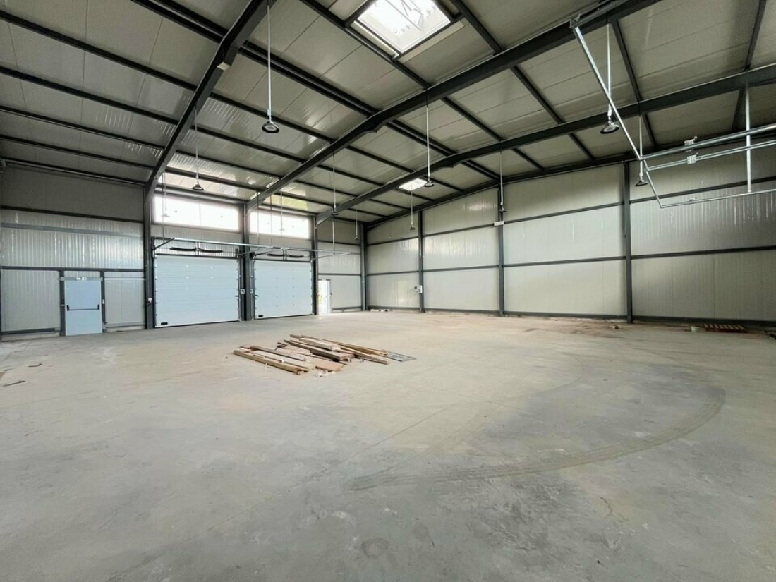 Photo 3 – vente Entrepôts / activités	LES ARCS (83460)