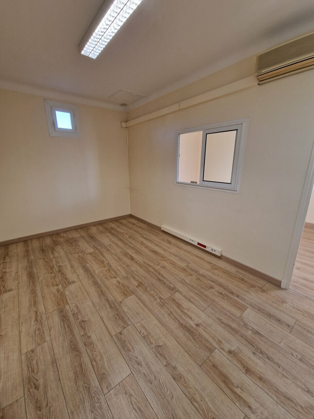 Photo 3 – location Entrepôts / activités	NICE (06200)