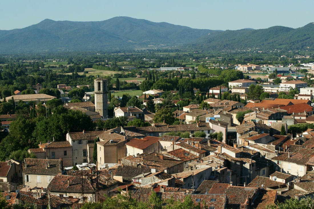 Photo 1 – location Locaux commerciaux	LE LUC (83340)