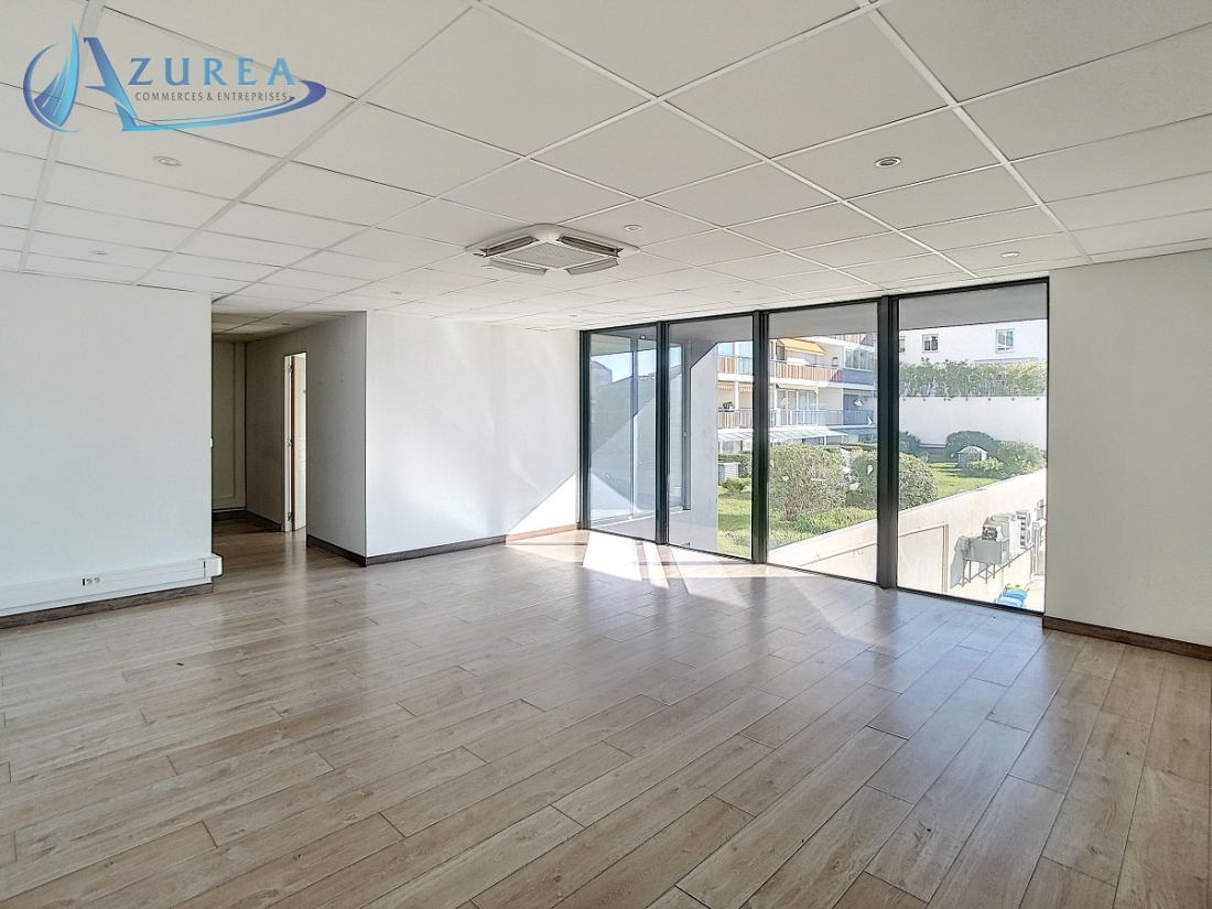 Photo 1 – location bureaux	CANNES LA BOCCA (06150)