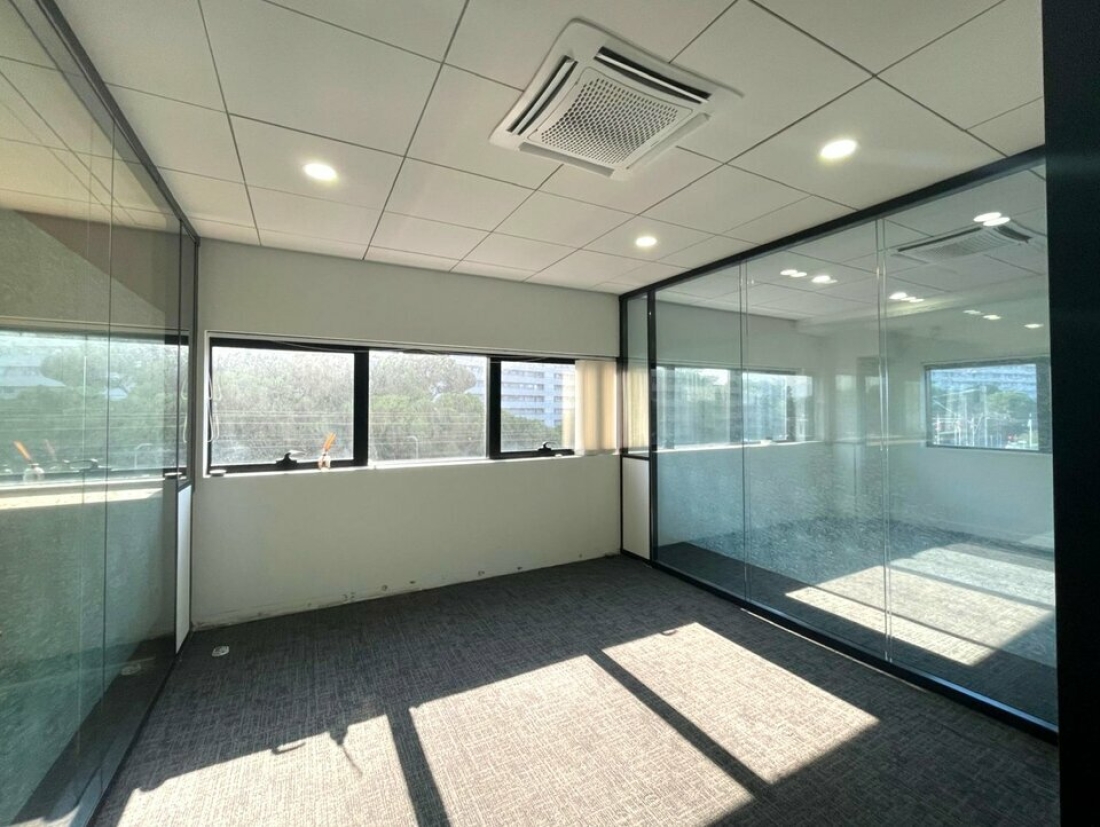 Photo 3 – vente bureaux	VILLENEUVE LOUBET (06270)