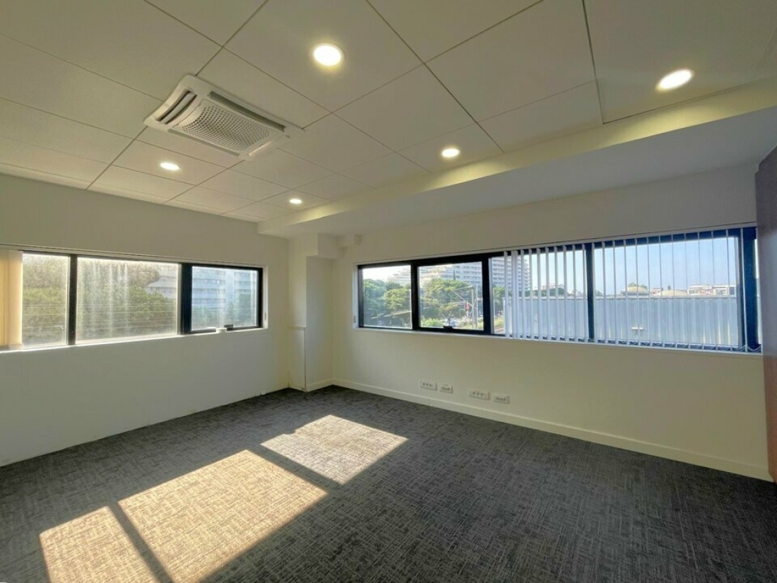 Photo 1 – vente bureaux	VILLENEUVE LOUBET (06270)