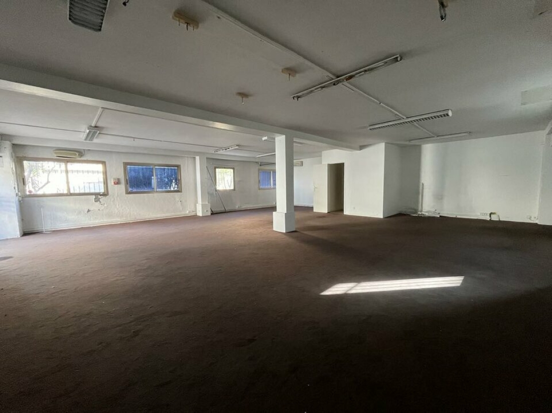 Photo 10 – location bureaux	SAINT LAURENT DU VAR (06700)