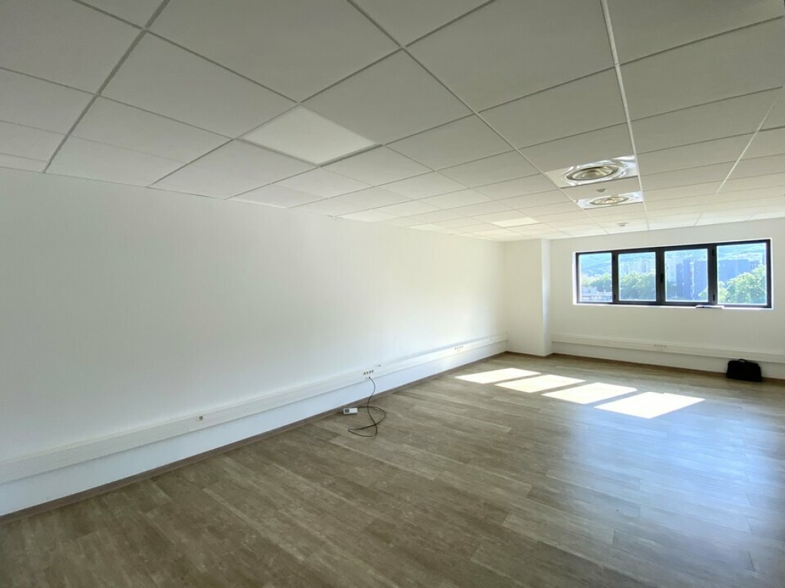 Photo 2 – location bureaux	NICE (06300)