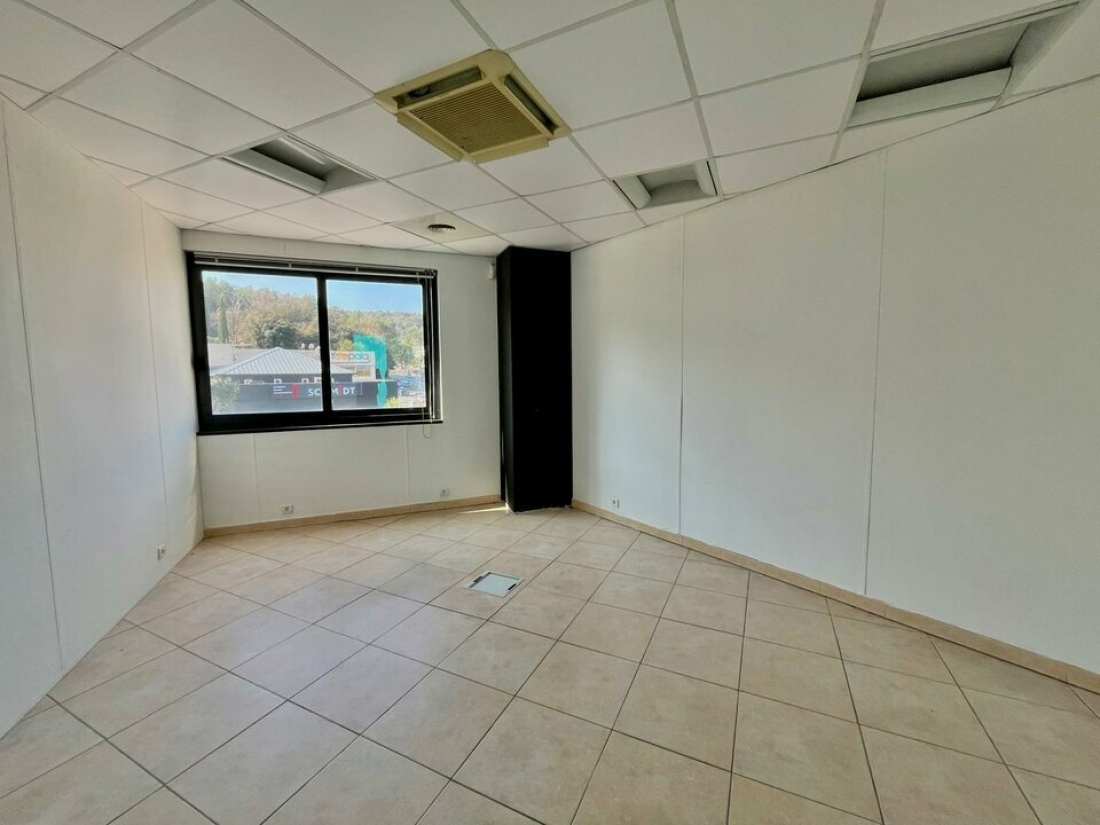 Photo 5 – location Locaux commerciaux	VALLAURIS (06220)