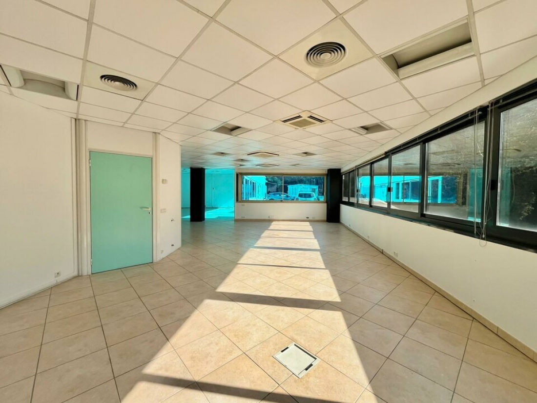 Photo 3 – location Locaux commerciaux	VALLAURIS (06220)