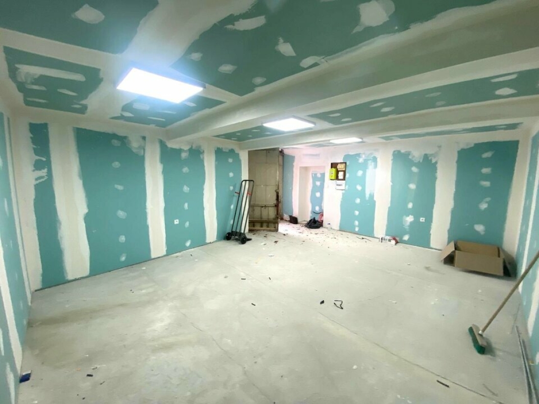 Photo 2 – location Entrepôts / activités	CANNES (06400)