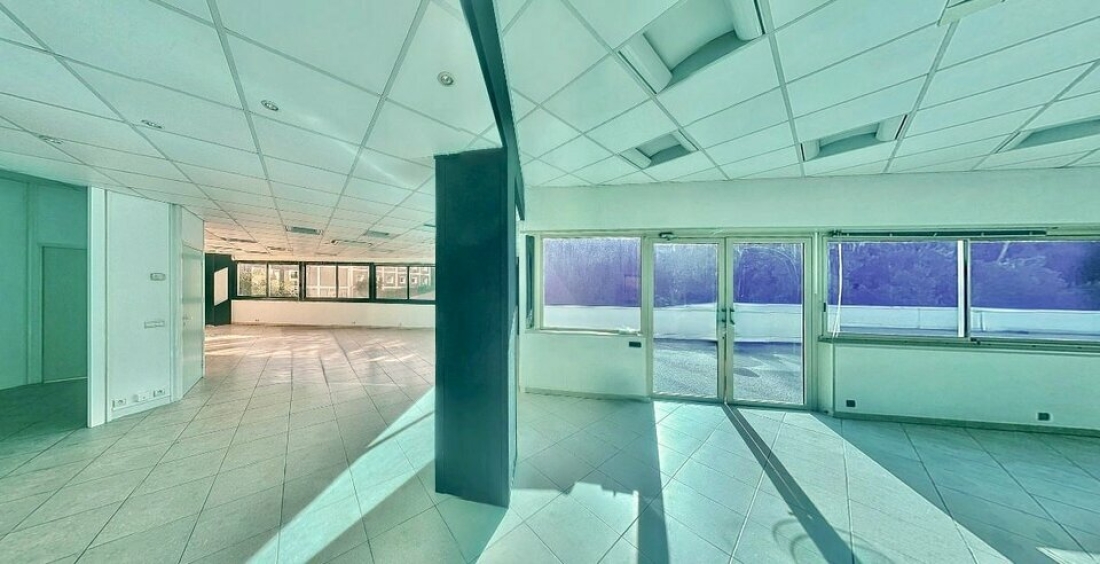 Photo 2 – location Locaux commerciaux	VALLAURIS (06220)