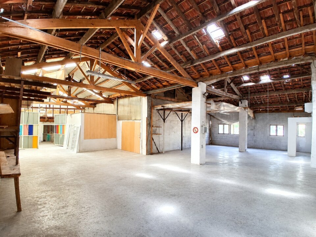 Photo 1 – location Entrepôts / activités	ANTIBES (06600)