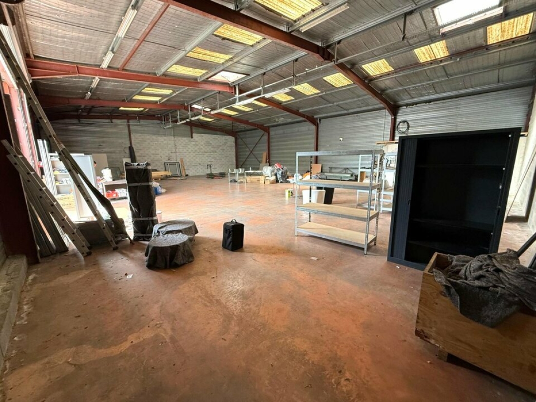 Photo 4 – location Entrepôts / activités	CONTES (06390)