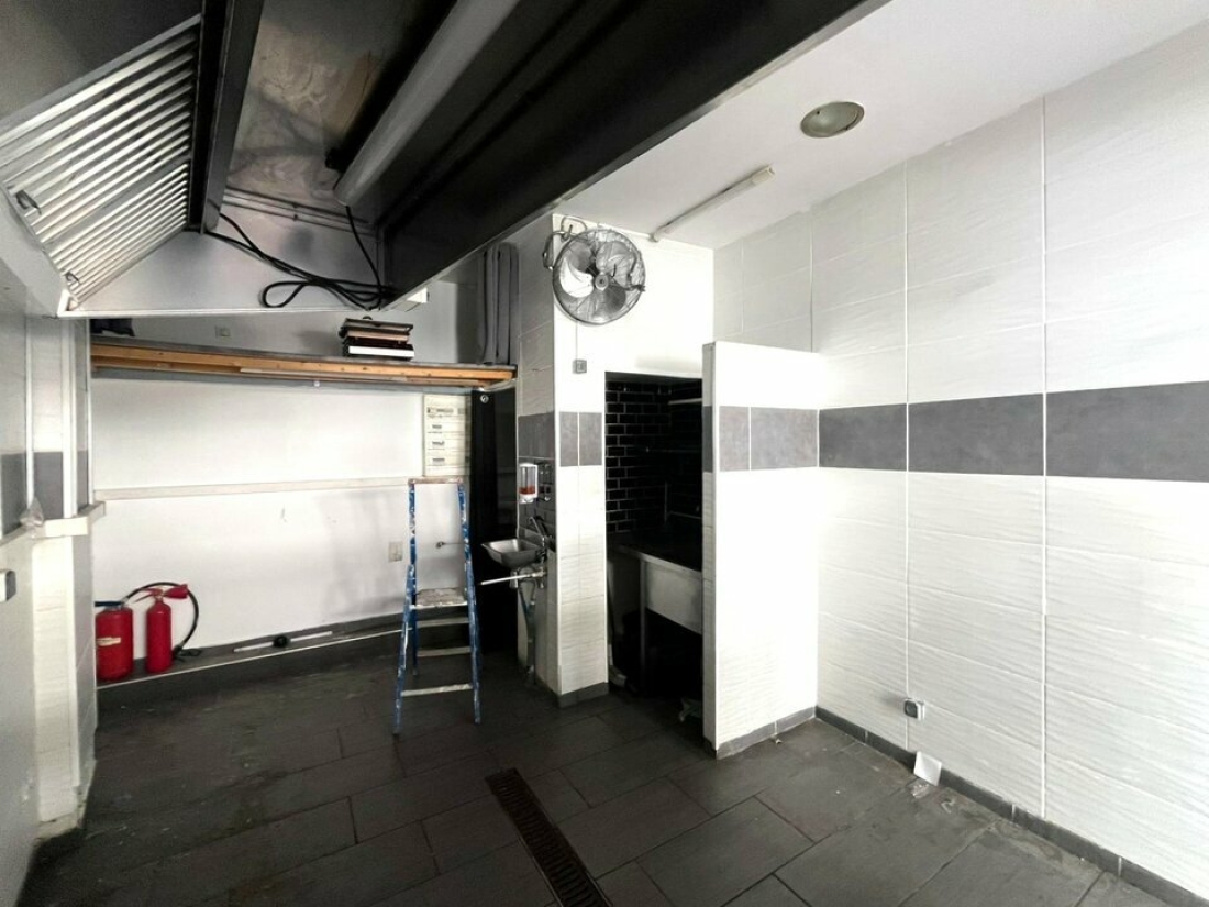 Photo 2 – location Locaux commerciaux	JUAN LES PINS (06160)