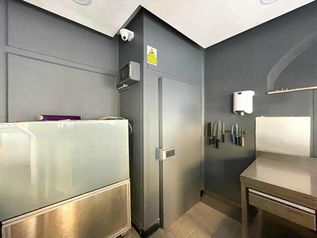 Photo 4 – vente Locaux commerciaux	 (06300)