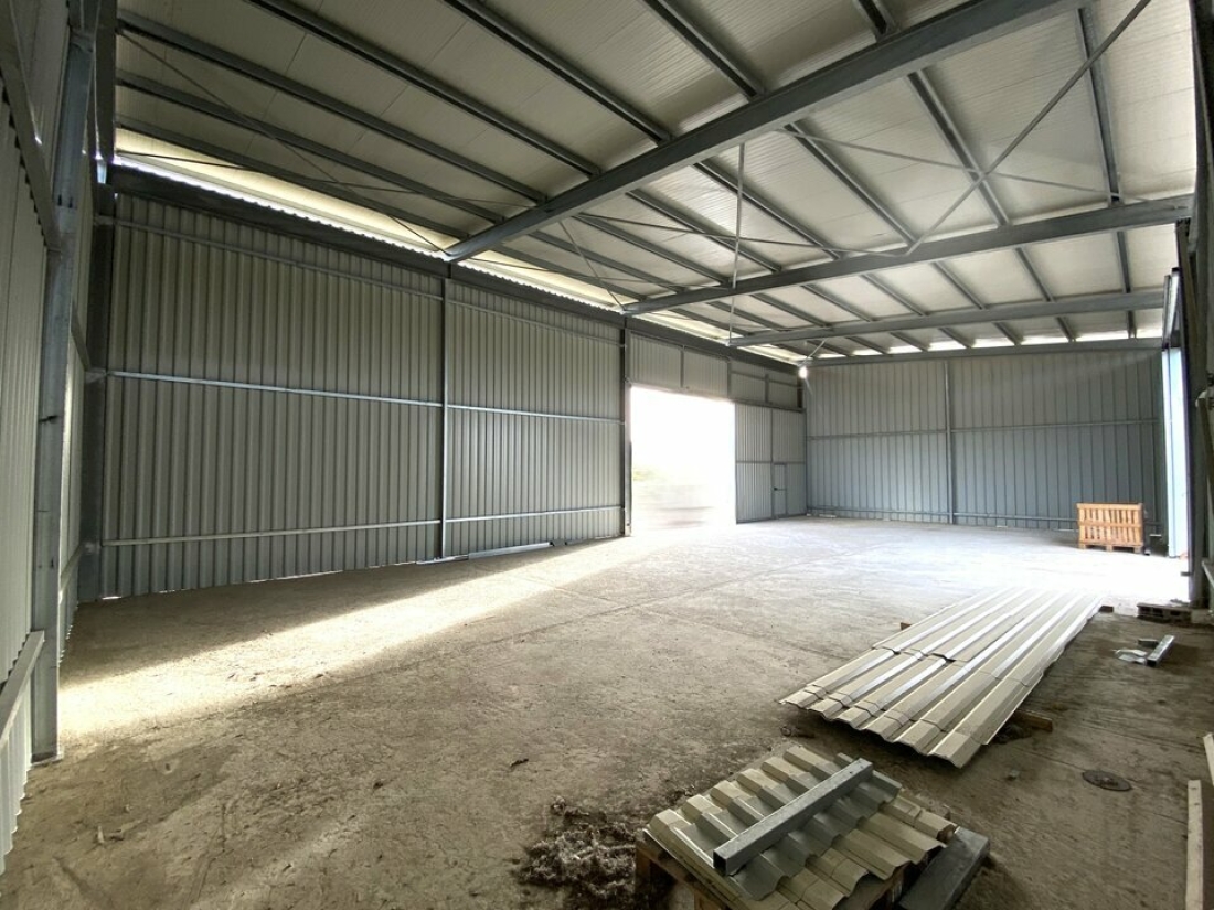 Photo 3 – location Entrepôts / activités	LA ROQUETTE-SUR-SIAGNE (06550)