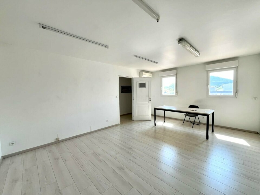 Photo 3 – location bureaux	ROQUEBRUNE SUR ARGENS (83520)
