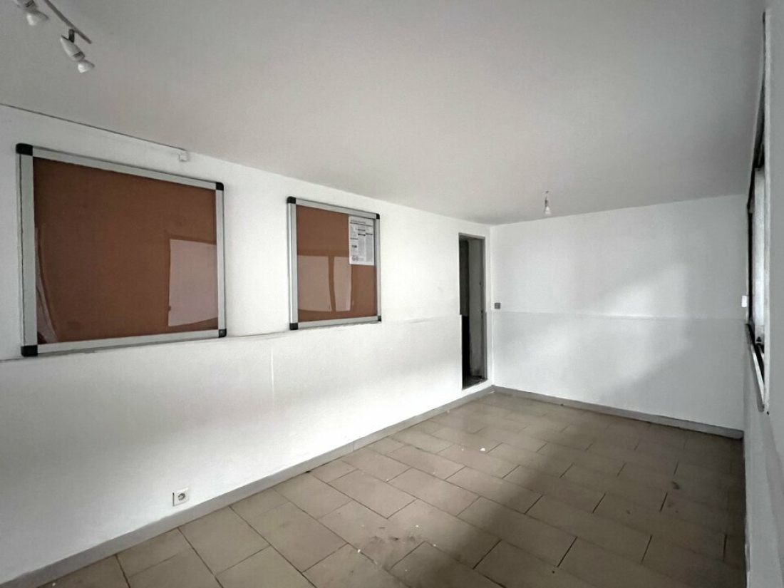 Photo 3 – location Entrepôts / activités	LA TRINITÉ (06340)
