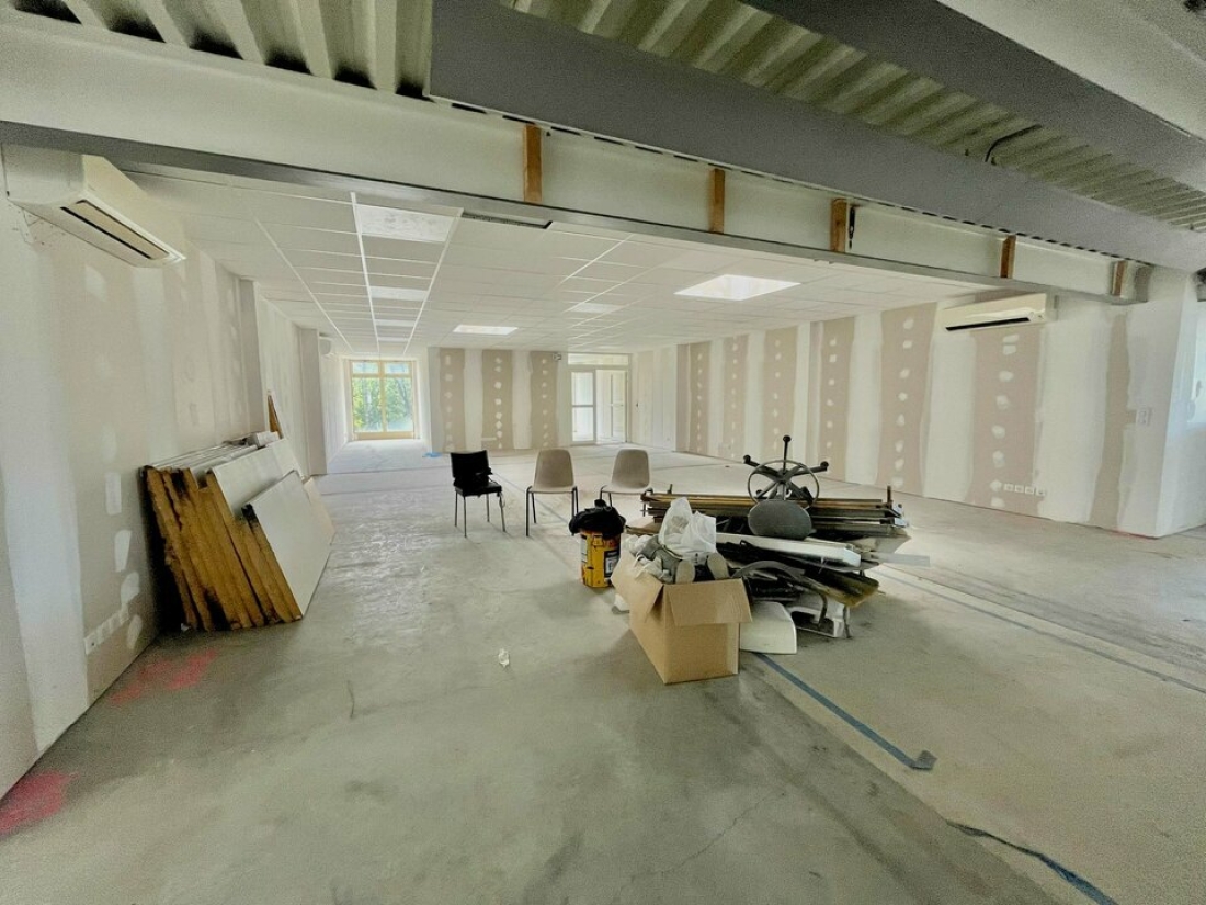 Photo 2 – location bureaux	MONTAUROUX (83440)