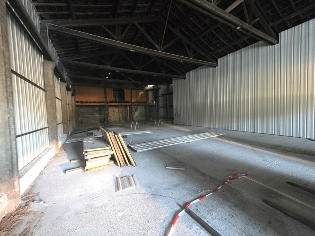 Photo 2 – location Entrepôts / activités	CARROS (06510)