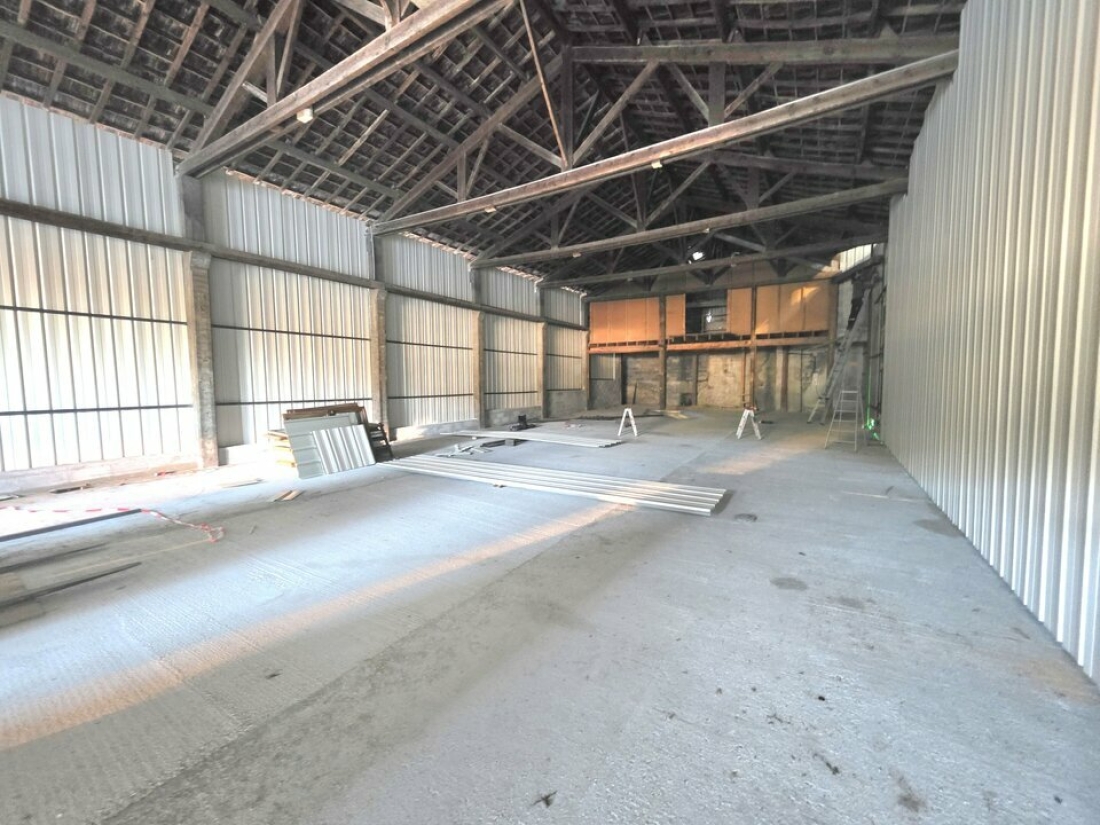 Photo 1 – location Entrepôts / activités	CARROS (06510)