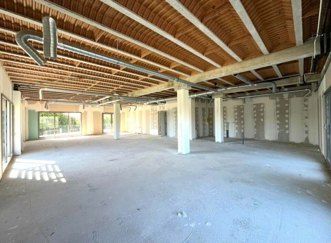 Photo 1 – location Locaux commerciaux	LORGUES (83510)