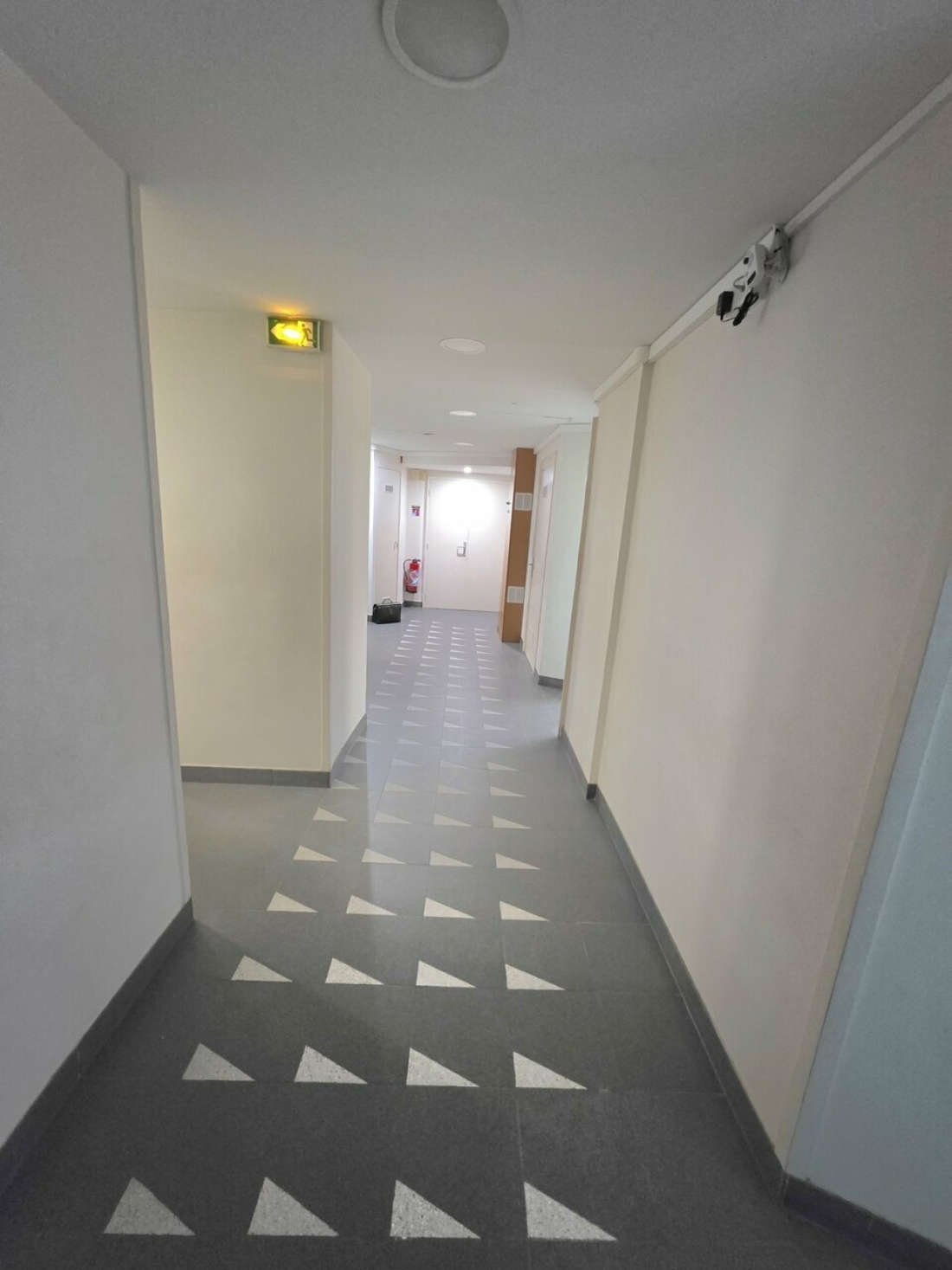 Photo 3 – location Locaux commerciaux	NICE (06000)