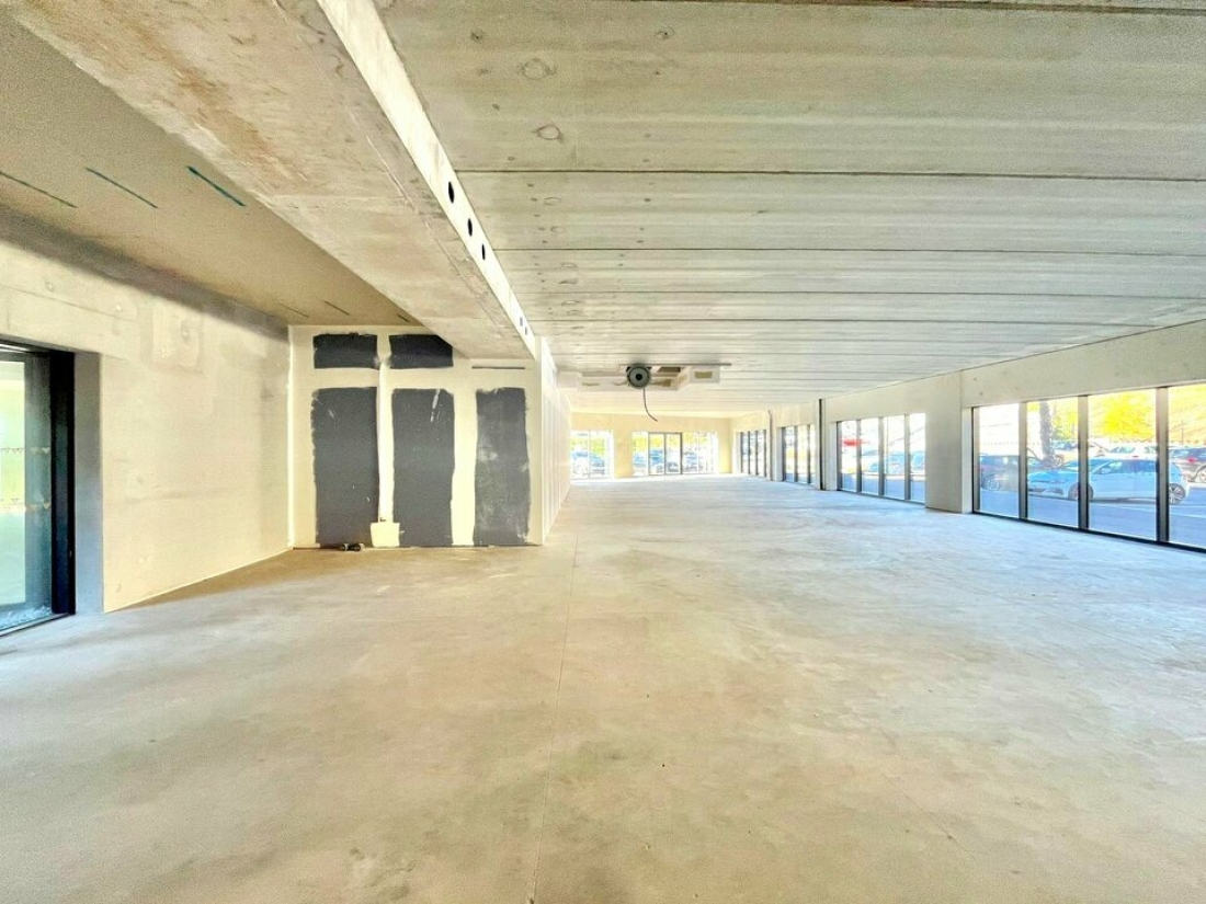 Photo 1 – location Locaux commerciaux	PUGET SUR ARGENS (83480)