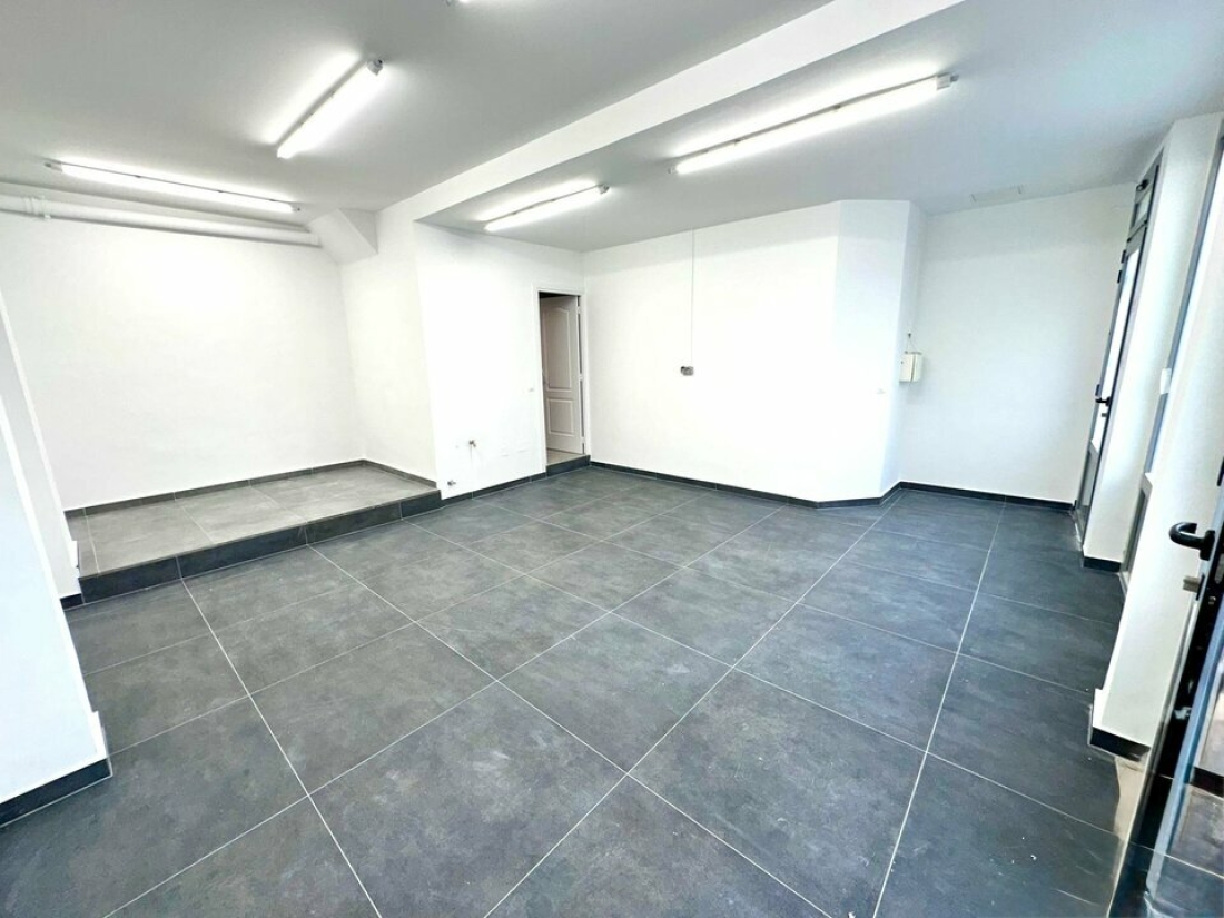 Photo 2 – location Locaux commerciaux	BEAUSOLEIL (06240)