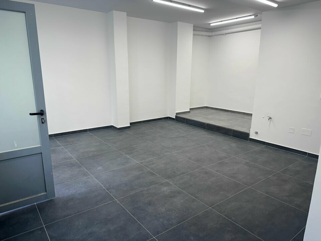 Photo 1 – location Locaux commerciaux	BEAUSOLEIL (06240)