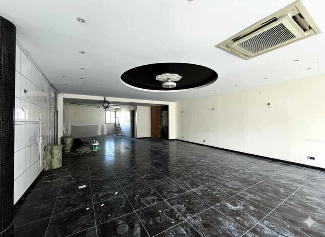 Photo 1 – location Locaux commerciaux	GRASSE (06130)